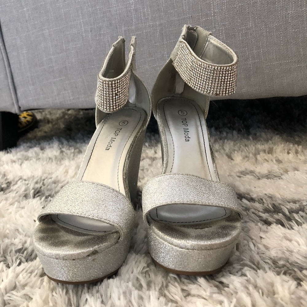 ❄️ Silver Wedged Open-toe Pump Heels Dress Shoes size 5